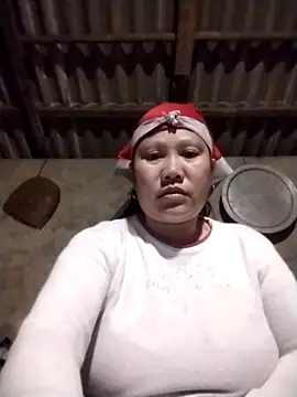 Snapshot of LeoPet2x chatting on 03-13-26, 05:52 LeoPet2x online show from 03-13-26, 05:52