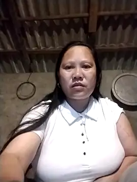 Snapshot of LeoPet2x chatting on 03-20-26, 11:42 LeoPet2x online show from 03-20-26, 11:42