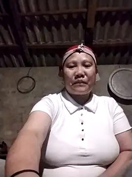 Snapshot of LeoPet2x chatting on 03-23-26, 06:12 LeoPet2x online show from 03-23-26, 06:12