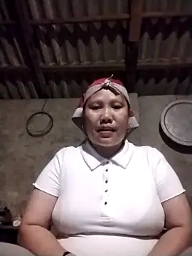 Snapshot of LeoPet2x chatting on 03-24-26, 11:26 LeoPet2x online show from 03-24-26, 11:26