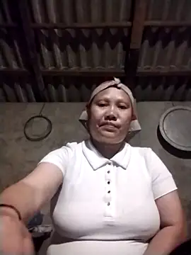 Snapshot of LeoPet2x chatting on 03-26-26, 02:00 LeoPet2x online show from 03-26-26, 02:00