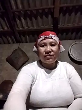 Snapshot of LeoPet2x chatting on 04-02-26, 04:26 LeoPet2x online show from 04-02-26, 04:26