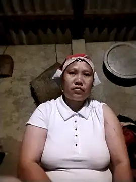 Snapshot of LeoPet2x chatting on 04-12-26, 05:07 LeoPet2x online show from 04-12-26, 05:07