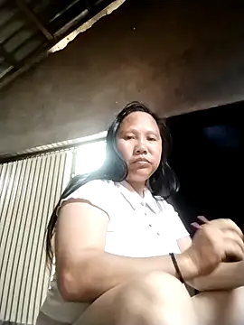 Snapshot of LeoPet2x chatting on 04-13-26, 05:13 LeoPet2x online show from 04-13-26, 05:13