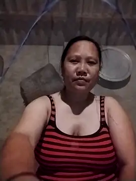 Snapshot of LeoPet2x chatting on 04-14-26, 06:14 LeoPet2x online show from 04-14-26, 06:14