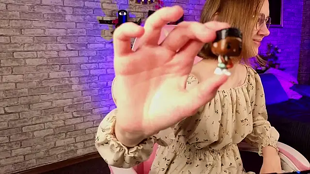 Mia Mooore online show from 12-05-25, 01:52