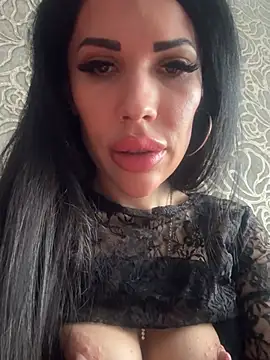 Snapshot of Sweet_little_gir chatting on 02-13-26, 09:49 Sweet little gir online show from 02-13-26, 09:49