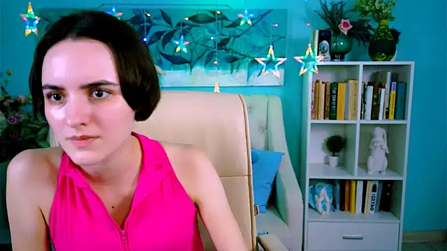 Snapshot of KateWillows chatting on 11-28-25, 12:41 KateWillows online show from 11-28-25, 12:41