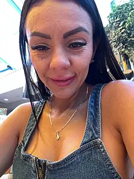 Snapshot of SofhiaTaylor chatting on 02-12-26, 07:53 SofhiaTaylor online show from 02-12-26, 07:53