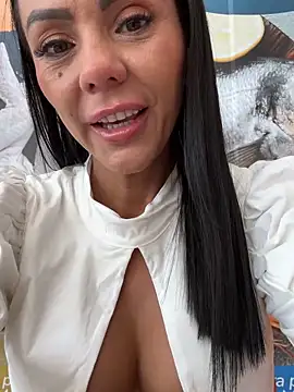 Snapshot of SofhiaTaylor chatting on 02-19-26, 08:27 SofhiaTaylor online show from 02-19-26, 08:27