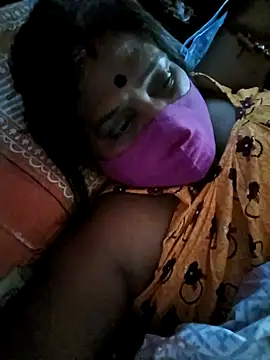 Snapshot of me-pari-hu chatting on 04-05-26, 10:56 me-pari-hu online show from 04-05-26, 10:56