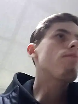 Snapshot of FreeRich chatting on 12-20-25, 06:20 FreeRich online show from 12-20-25, 06:20