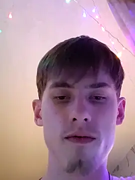 Snapshot of FreeRich chatting on 12-22-25, 03:53 FreeRich online show from 12-22-25, 03:53