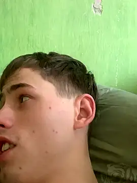 Snapshot of FreeRich chatting on 01-08-26, 05:21 FreeRich online show from 01-08-26, 05:21