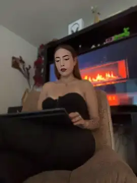 Snapshot of karla_Goddess chatting on 06-11-26, 03:43 karla Goddess online show from 06-11-26, 03:43