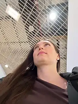 ZaraHill online show from 12-04-25, 03:49