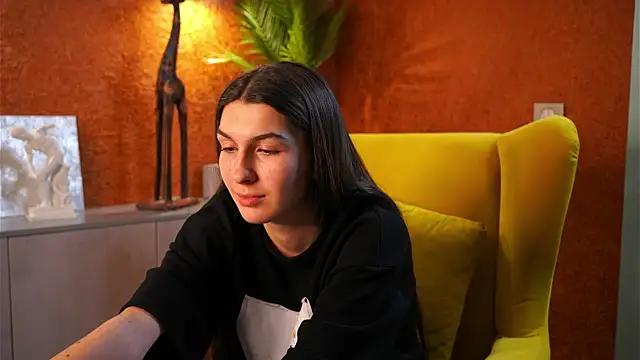 Snapshot of SongSaur chatting on 12-01-25, 11:59 SongSaur online show from 12-01-25, 11:59