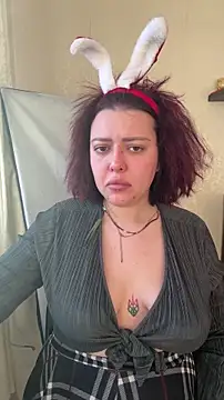 Snapshot of MurrbyAliceMoore chatting on 01-19-26, 01:37 MurrbyAliceMoore online show from 01-19-26, 01:37