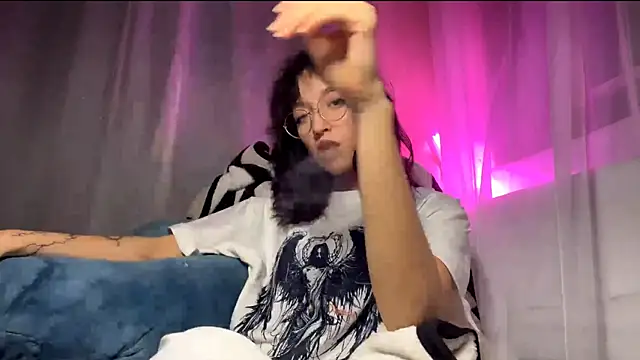 Raylli Jorden online show from 12-01-25, 04:12