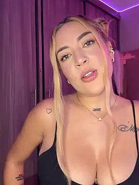 Snapshot of AlyonaWester_ chatting on 02-12-26, 09:21 AlyonaWester online show from 02-12-26, 09:21