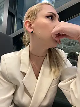 Snapshot of SenyaVibes chatting on 12-01-25, 02:44 SenyaVibes online show from 12-01-25, 02:44