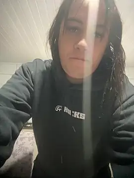 Snapshot of larysinha chatting on 06-10-26, 03:44 larysinha online show from 06-10-26, 03:44