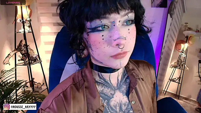 Snapshot of AryRousse chatting on 06-10-26, 04:01 AryRousse online show from 06-10-26, 04:01