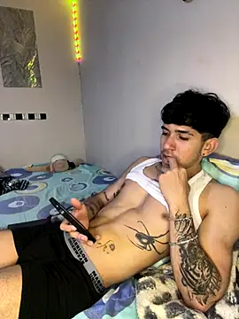 wil hot online show from 12-19-25, 03:46