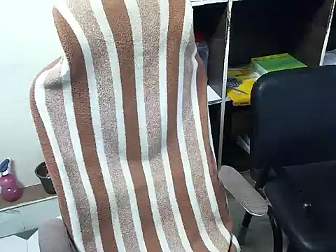 Snapshot of TwinklyBasket897 chatting on 12-03-25, 03:21 TwinklyBasket897 online show from 12-03-25, 03:21