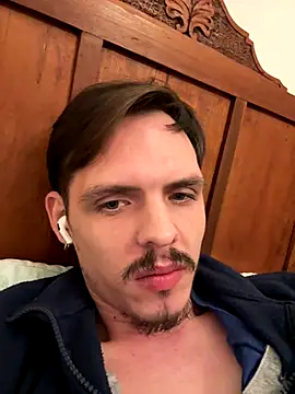 Snapshot of Dicken09 chatting on 11-29-25, 05:32 Dicken09 online show from 11-29-25, 05:32