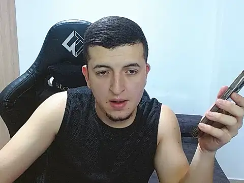 Snapshot of Liam_jones10 chatting on 11-30-25, 04:38 Liam jones10 online show from 11-30-25, 04:38