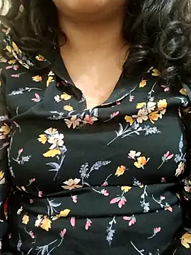 Snapshot of NIDHI-23 chatting on 12-01-25, 05:45 NIDHI-23 online show from 12-01-25, 05:45