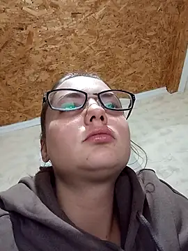 Snapshot of Lisamisaa chatting on 11-30-25, 04:00 Lisamisaa online show from 11-30-25, 04:00