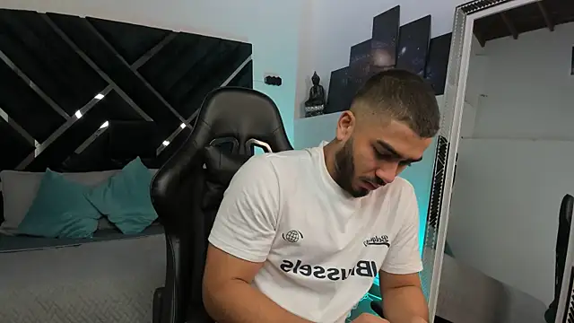 Franco banderas online show from 01-07-26, 01:57