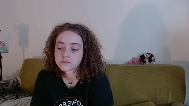 Snapshot of DeliaBlew chatting on 05-17-26, 11:39 DeliaBlew online show from 05-17-26, 11:39