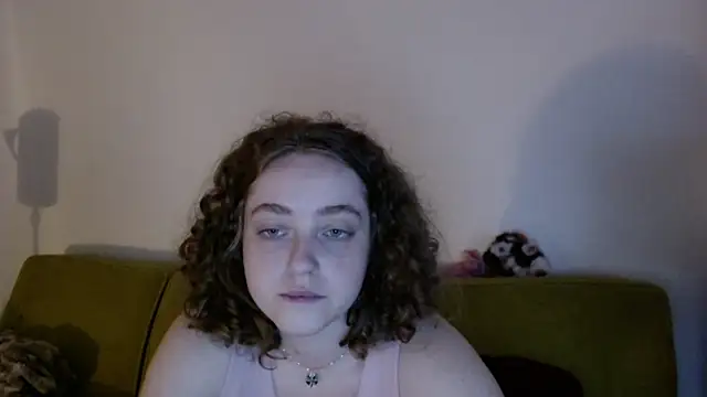 Snapshot of DeliaBlew chatting on 05-23-26, 11:47 DeliaBlew online show from 05-23-26, 11:47