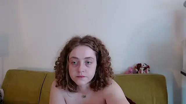 Snapshot of DeliaBlew chatting on 05-31-26, 12:12 DeliaBlew online show from 05-31-26, 12:12