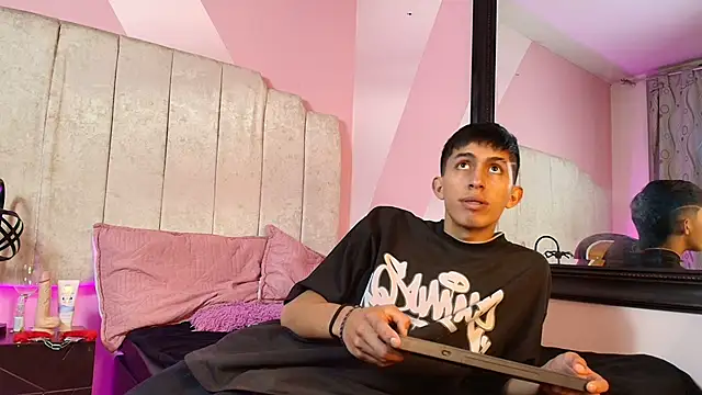 Bella Damon  online show from 01-18-26, 01:48