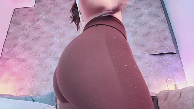 Snapshot of Mia_Luxor chatting on 04-16-26, 12:17 Mia Luxor online show from 04-16-26, 12:17