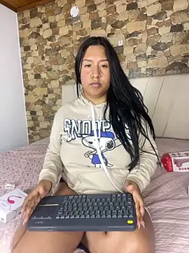  madisonfoxxx2 online show from 12-04-25, 07:28