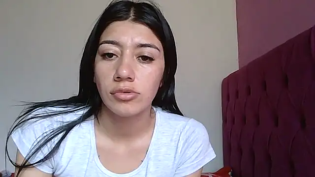 Snapshot of TaylorLove- chatting on 01-05-26, 06:11 TaylorLove- online show from 01-05-26, 06:11