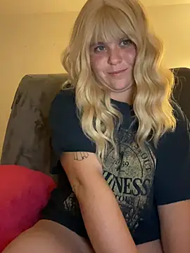 WattledFourth online show from 12-14-25, 01:00