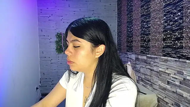 emma petit07 online show from 12-19-25, 08:05