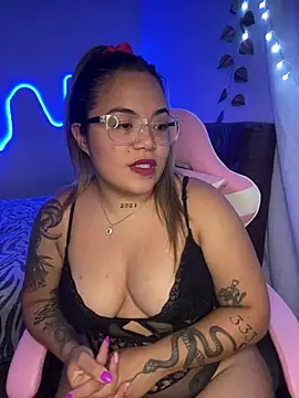 Lindalatina2001 online show from 03-19-26, 01:31