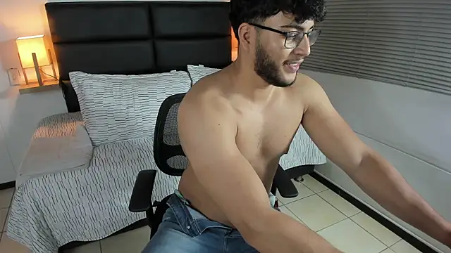 mike foxxx  online show from 01-10-26, 03:30