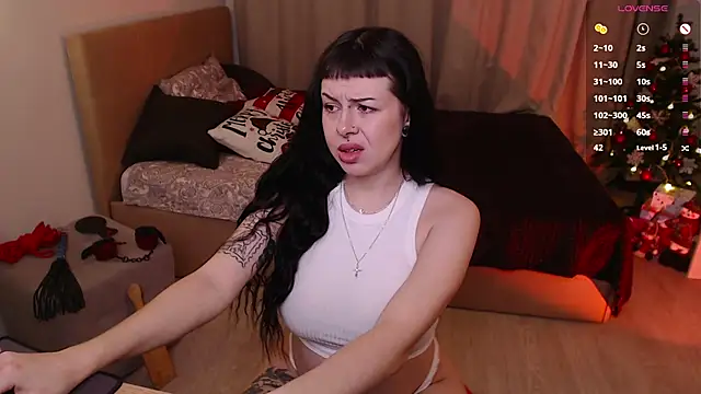 Eliza Bennet online show from 12-21-25, 07:37