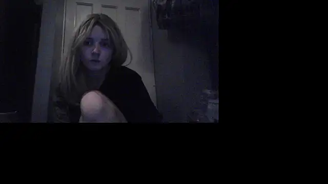 Amy01112 online show from 12-21-25, 03:41