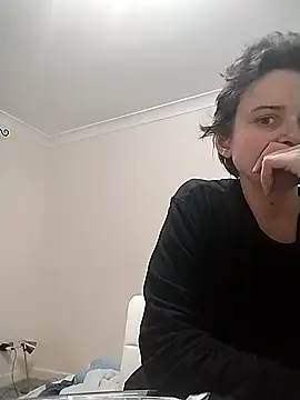 Amy01112 online show from 04-15-26, 08:20