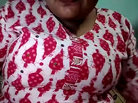 Snapshot of its_me_anjuu chatting on 12-17-25, 02:01 its me anjuu online show from 12-17-25, 02:01