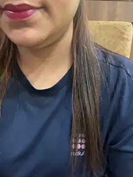 Snapshot of Naughtypreeti chatting on 12-19-25, 03:30 Naughtypreeti online show from 12-19-25, 03:30